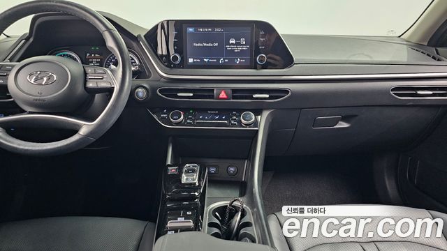 Hyundai Sonata 2022 — photo 23