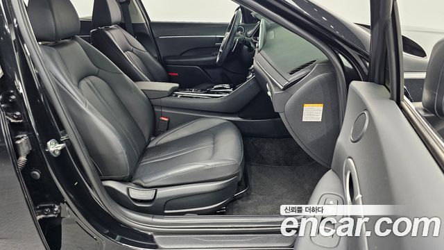 Hyundai Sonata 2022 — photo 16