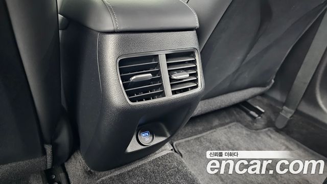Hyundai Sonata 2022 — photo 31