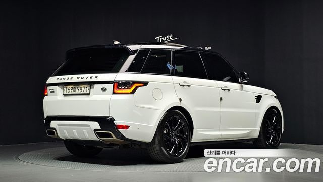 Land Rover Range Rover Sport 2019 — photo 2
