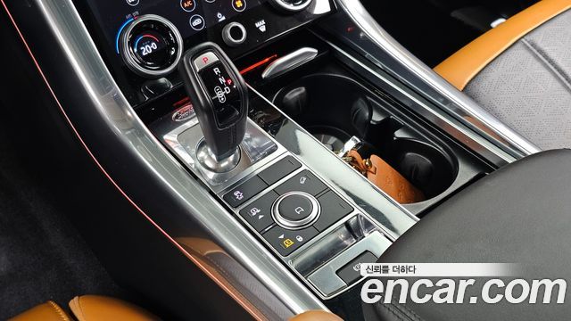 Land Rover Range Rover Sport 2019 — photo 12