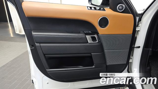 Land Rover Range Rover Sport 2019 — photo 14
