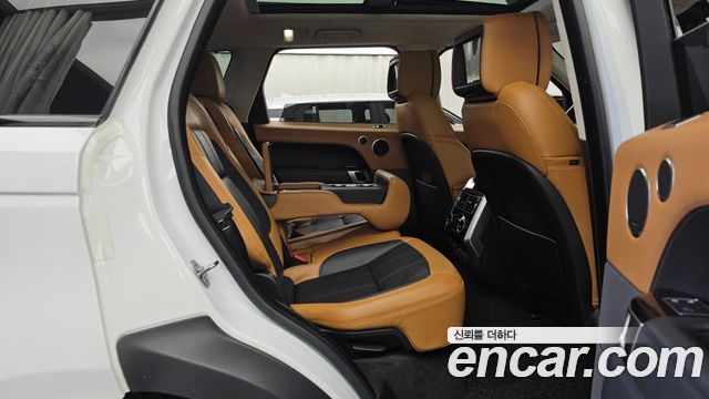 Land Rover Range Rover Sport 2019 — photo 16