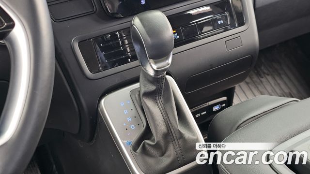 Hyundai Staria 2024 — photo 12