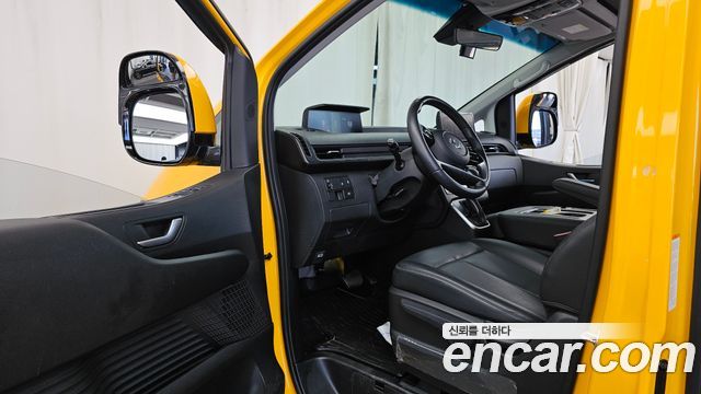Hyundai Staria 2024 — photo 13