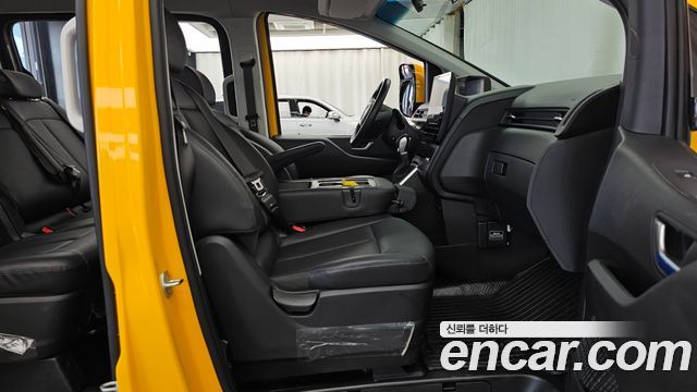 Hyundai Staria 2024 — photo 17
