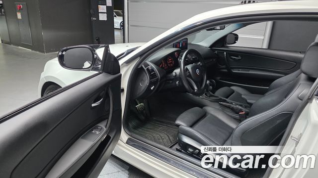 BMW 1-Series 2011 — photo 10