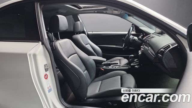 BMW 1-Series 2011 — photo 11