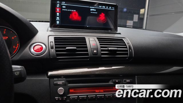 BMW 1-Series 2011 — photo 14