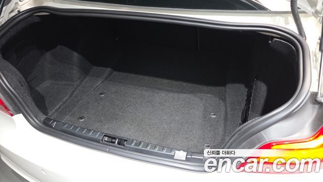 BMW 1-Series 2011 — photo 20