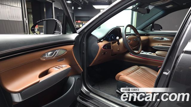 Genesis GV70 2023 — photo 13
