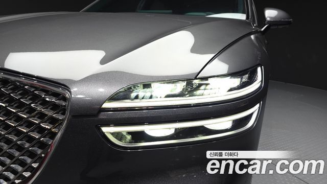 Genesis GV70 2023 — photo 8