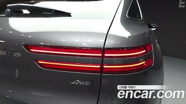 Genesis GV70 2023 — photo 9