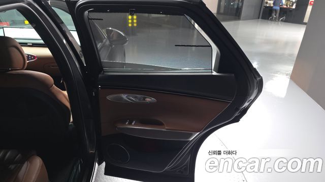 Genesis GV70 2023 — photo 15