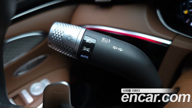 Genesis GV70 2023 — photo 28
