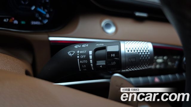 Genesis GV70 2023 — photo 29