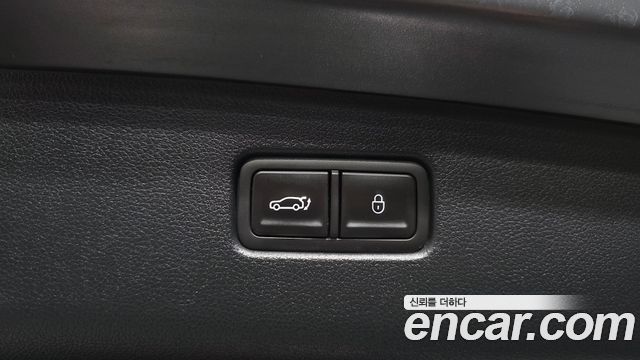 Genesis GV70 2023 — photo 33