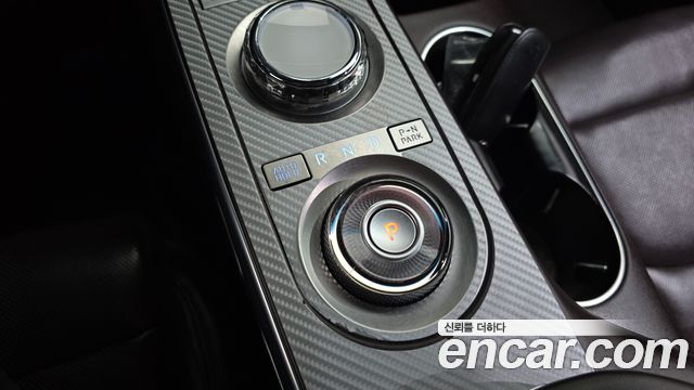 Genesis GV70 2021 — photo 12
