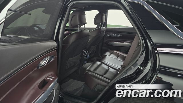 Genesis GV70 2021 — photo 18