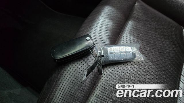 Genesis GV70 2021 — photo 22