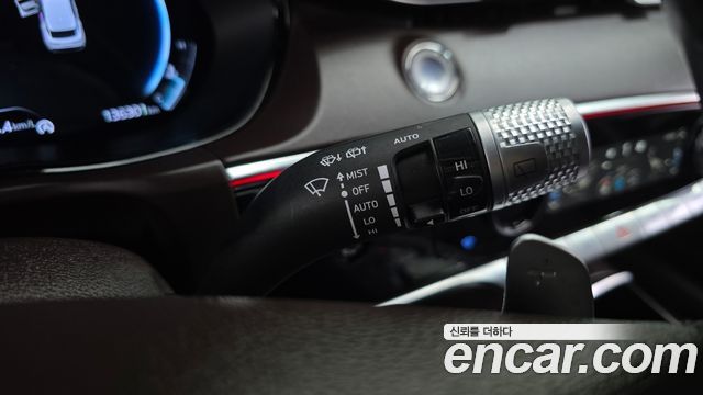 Genesis GV70 2021 — photo 26