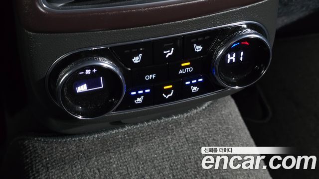 Genesis GV70 2021 — photo 28