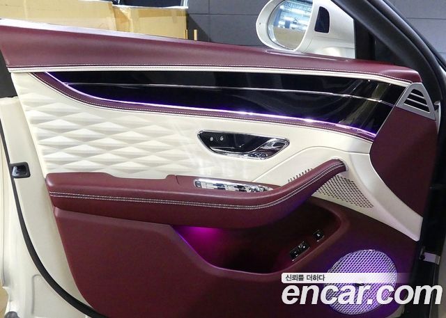 Bentley Flying Spur 2021 — photo 11