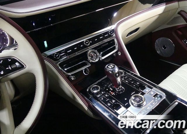 Bentley Flying Spur 2021 — photo 13