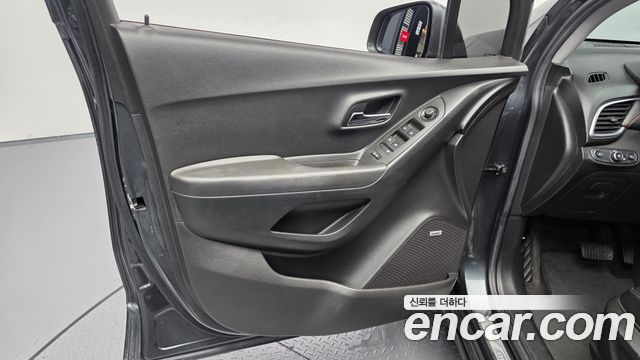 Chevrolet Korea Trax 2017 — photo 14