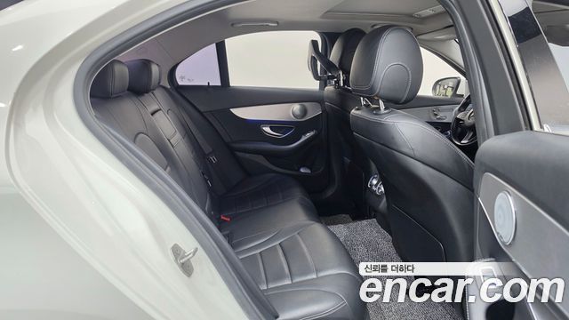 Mercedes-Benz C-Class 2016 — photo 12