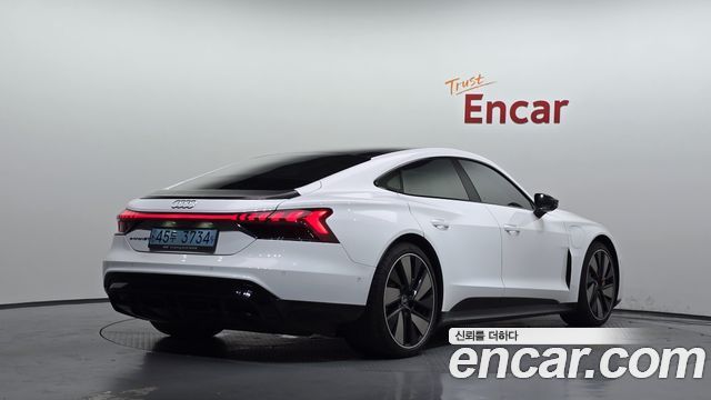 Audi e-tron GT 2022 — photo 2