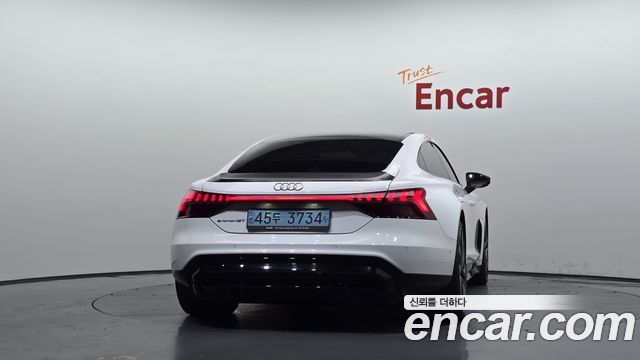 Audi e-tron GT 2022 — photo 4