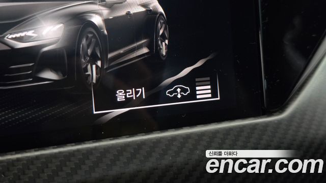 Audi e-tron GT 2022 — photo 21