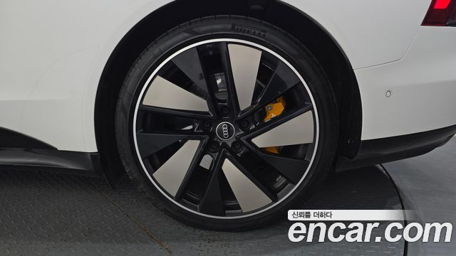 Audi e-tron GT 2022 — photo 7