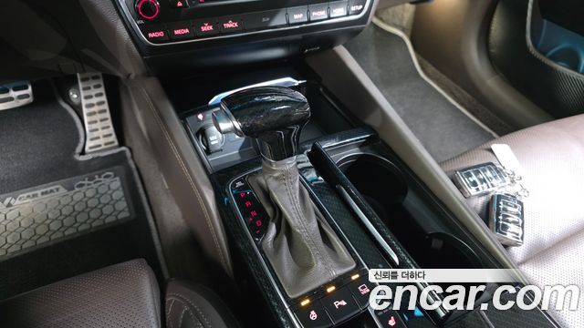 Kia K7 2018 — photo 12
