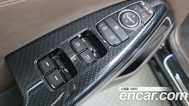 Kia K7 2018 — photo 18