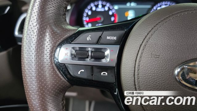 Kia K7 2018 — photo 21