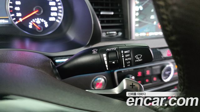 Kia K7 2018 — photo 23