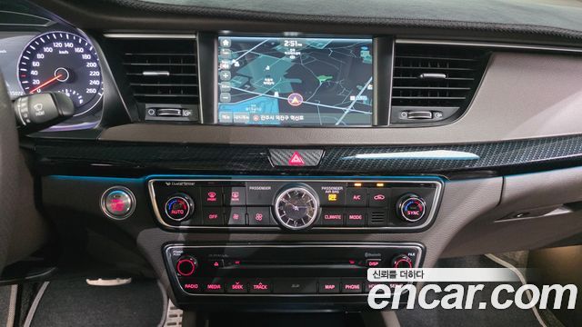 Kia K7 2018 — photo 25