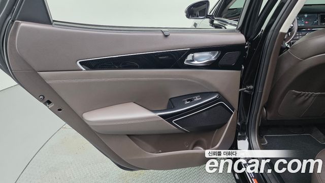 Kia K7 2018 — photo 15