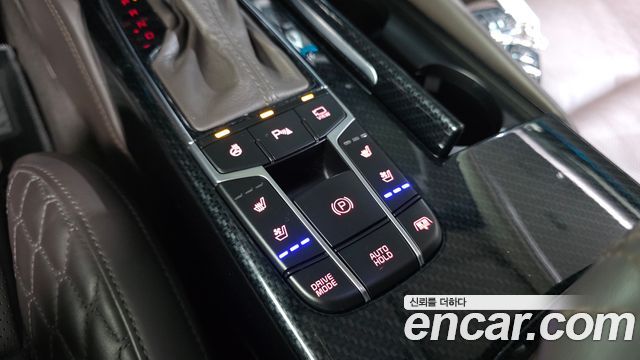 Kia K7 2018 — photo 27