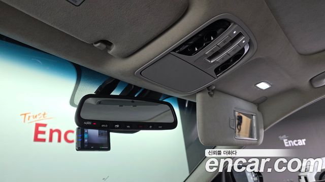 Kia K7 2018 — photo 29