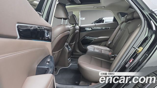 Kia K7 2018 — photo 31