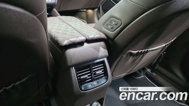 Kia K7 2018 — photo 32
