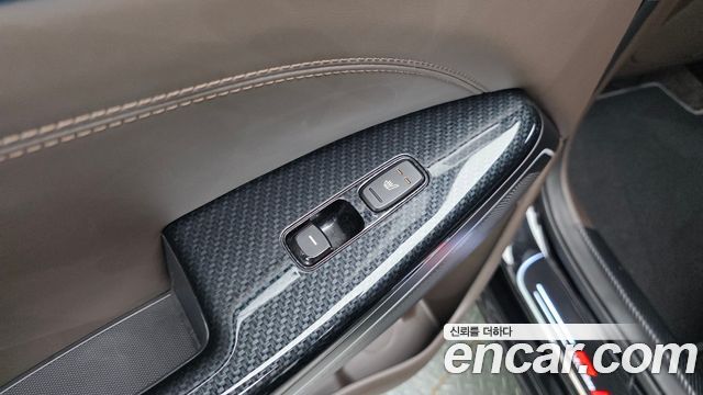 Kia K7 2018 — photo 33