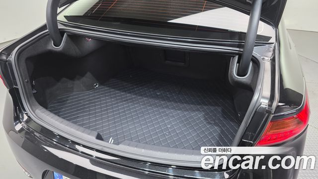Kia K7 2018 — photo 37