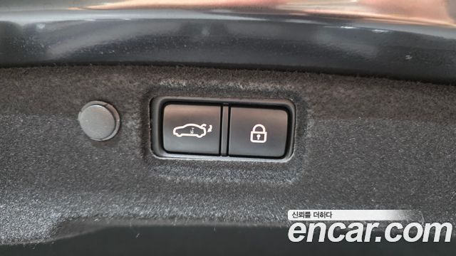 Kia K7 2018 — photo 38