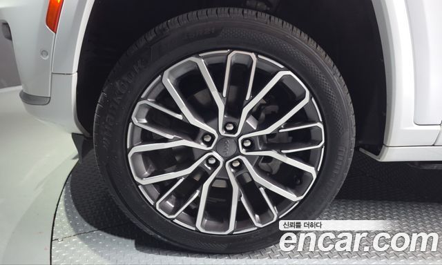 Jeep Cherokee 2023 — photo 5