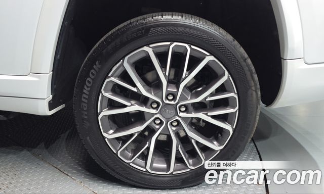 Jeep Cherokee 2023 — photo 7