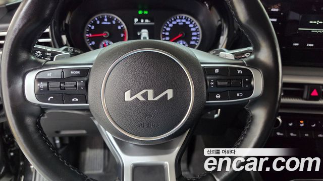 Kia K5 2023 — photo 13